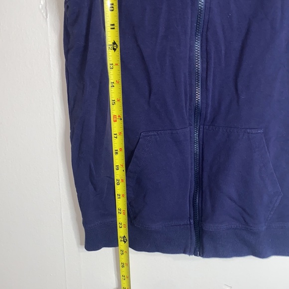 🌲Adorable Fabletics sleeveless zip-up! - Picture 8 of 9